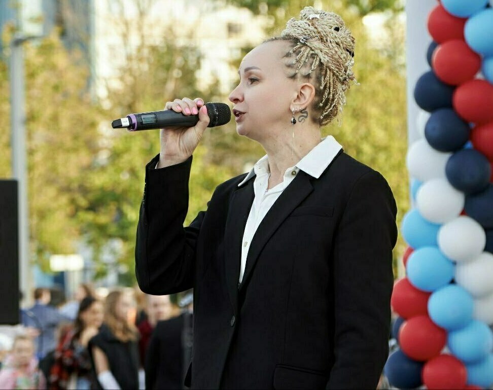 Певица РодНика выступает на Дне Города Москвы район Ясенево
