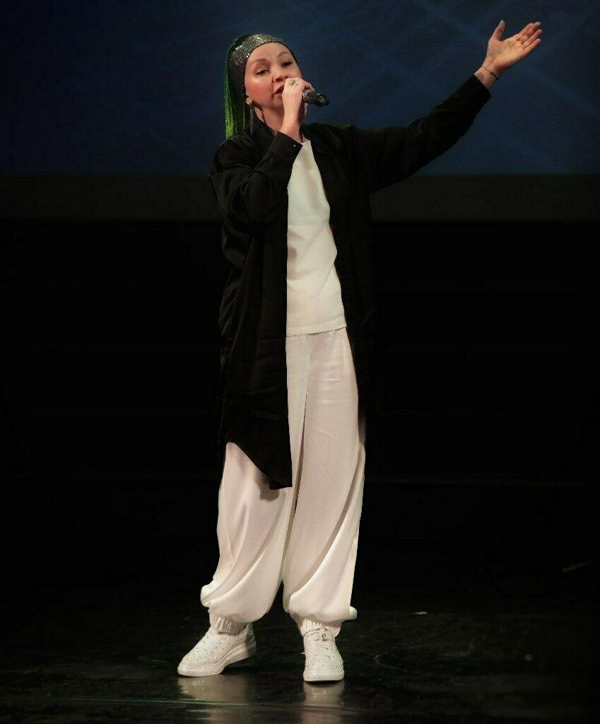 Певица РодНика выступает на Международном конкурсе-фестивале "Мы вместе" 